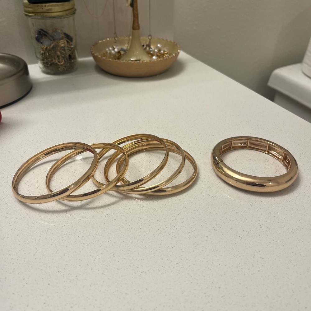 Gold-Tone Women’s Bangle Set - Classic Gold Finish